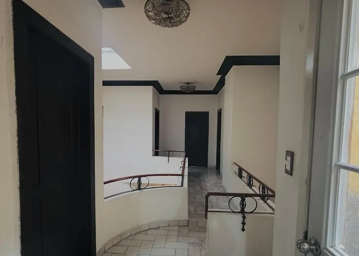 Pensión La Ceiba *